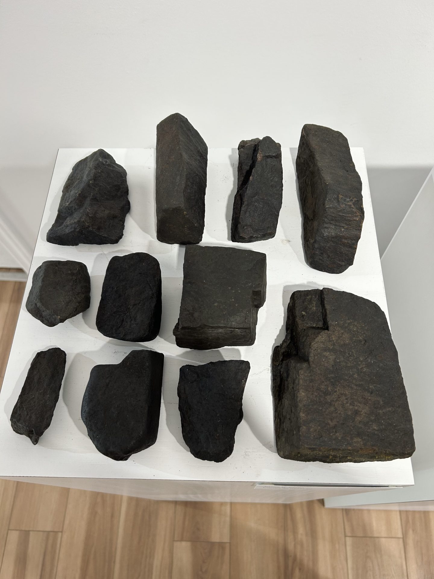 Les pierres du ruisseau asséché